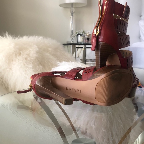 Heels - Picture 5 of 5